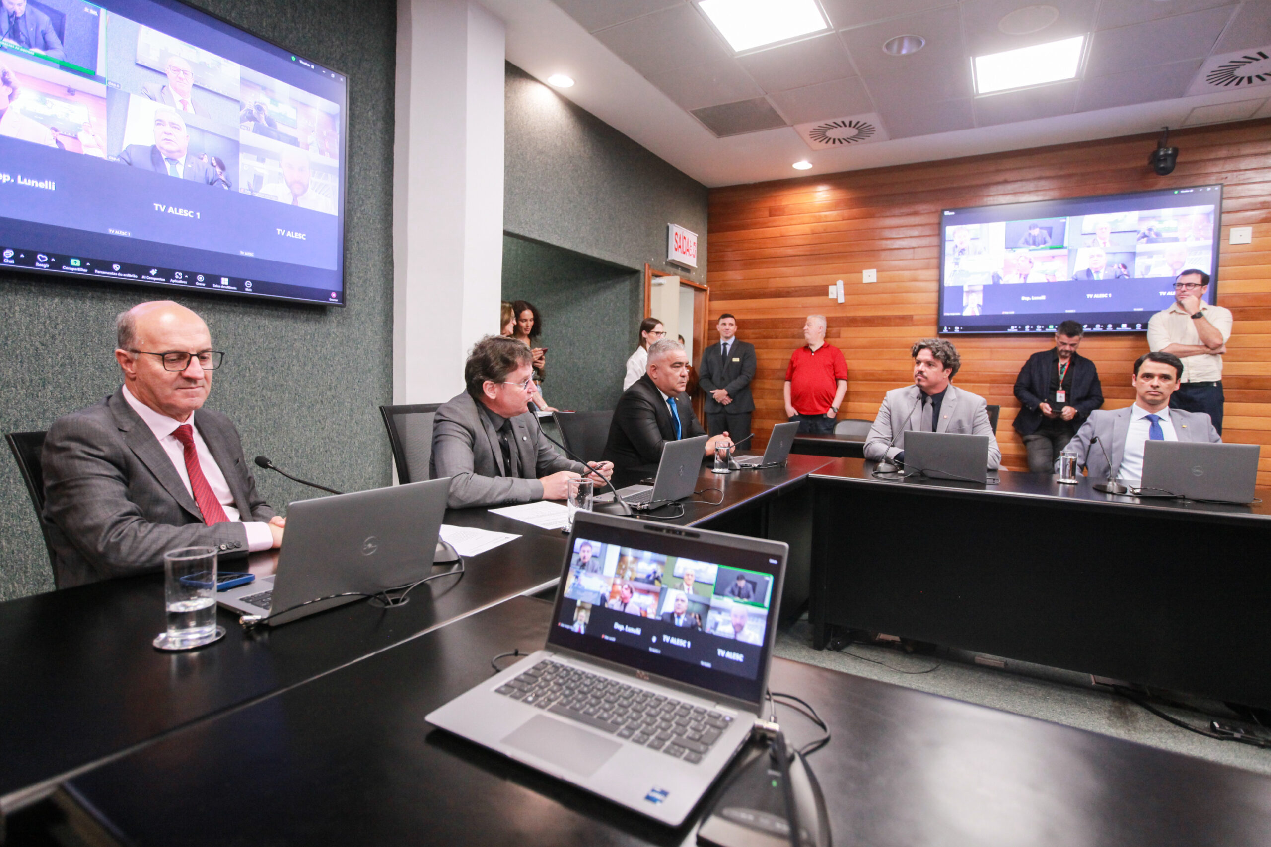 Alesc: Comissão aprova reunião conjunta sobre população em situação de rua