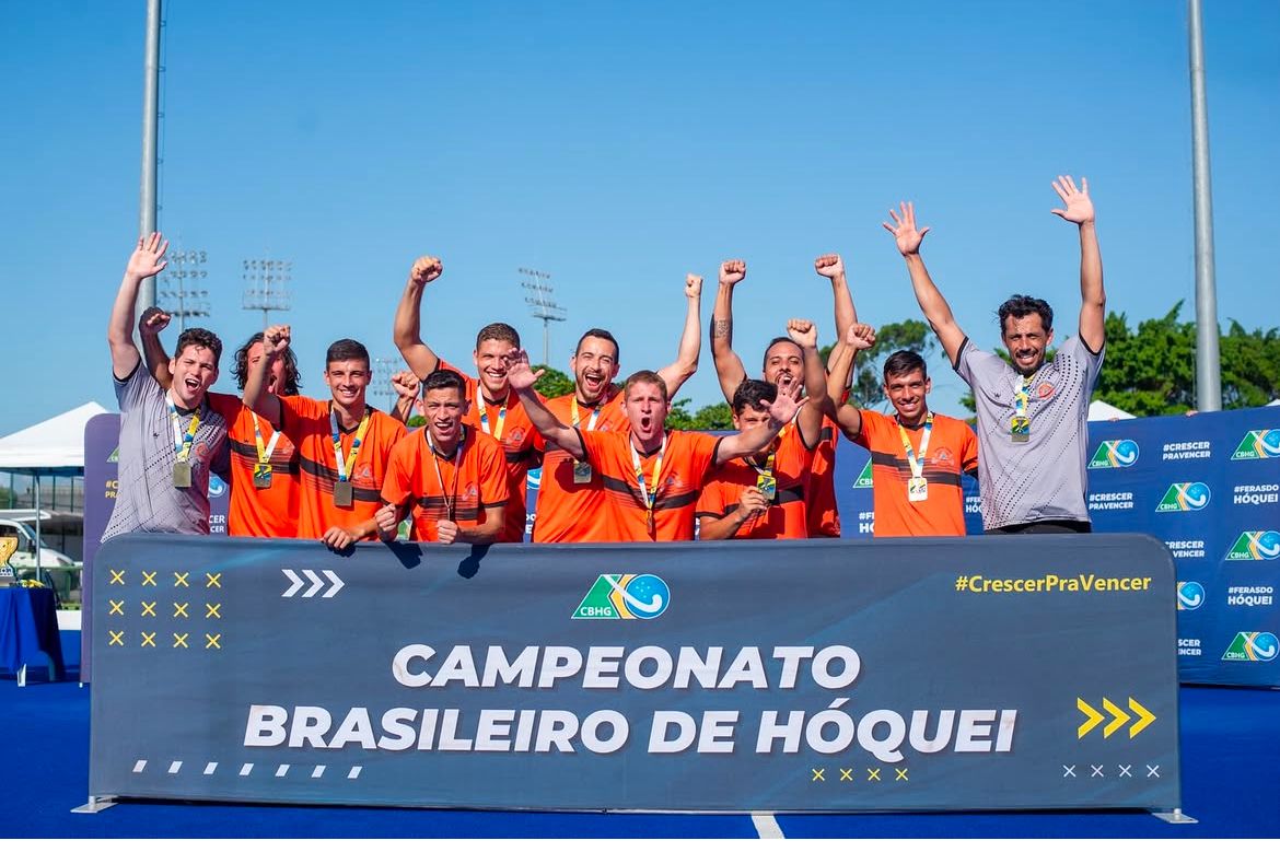 Hóquei Clube Desterro celebra título do campeonato brasileiro
