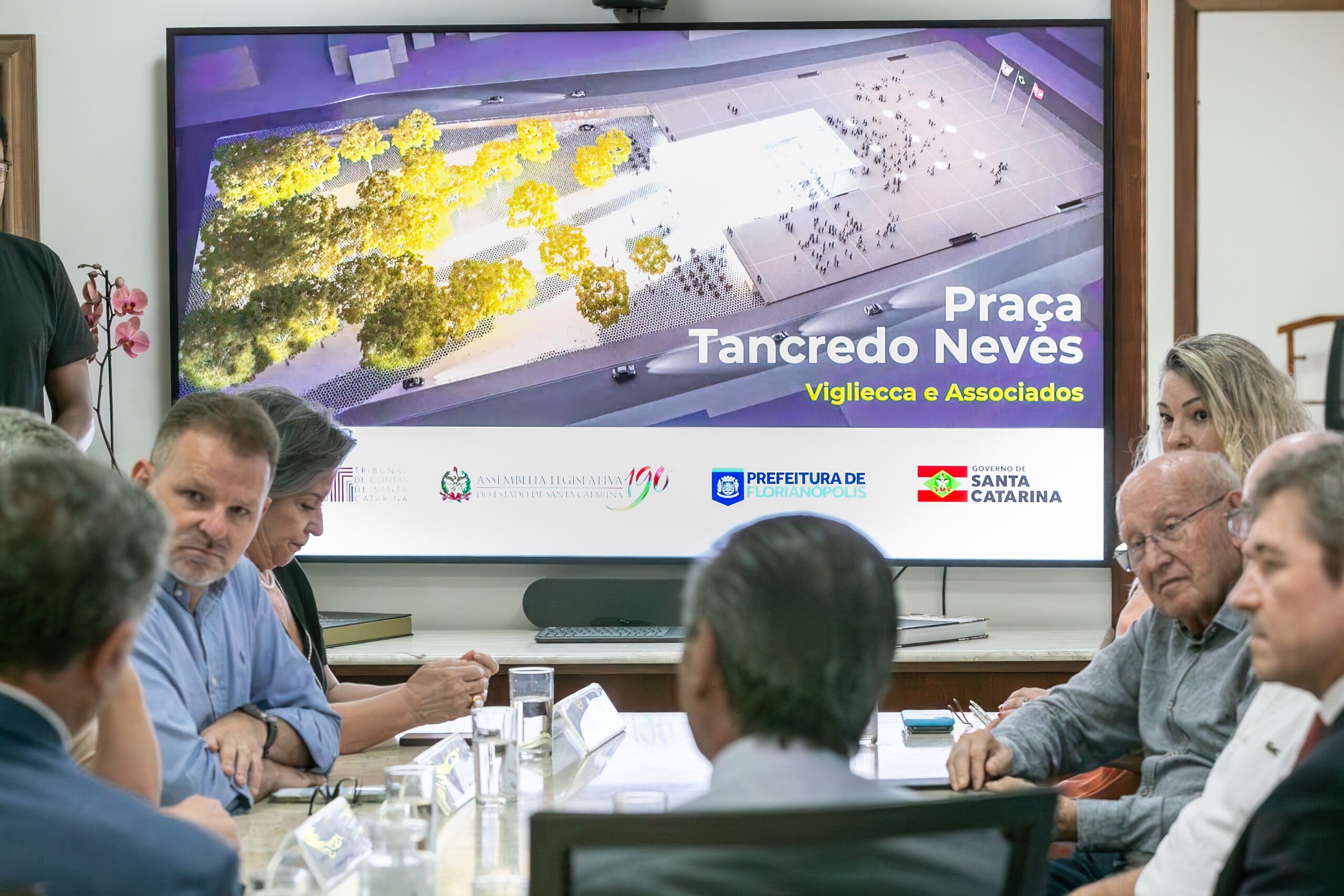 Cronograma da obra de revitalização da Praça dos Poderes é apresentado na Alesc