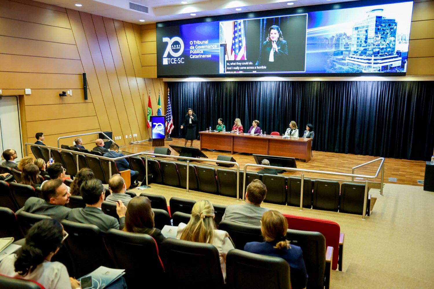 Vice-governadora afirma que as mulheres são prioridade em SC, durante Fórum do Tribunal de Contas do Estado