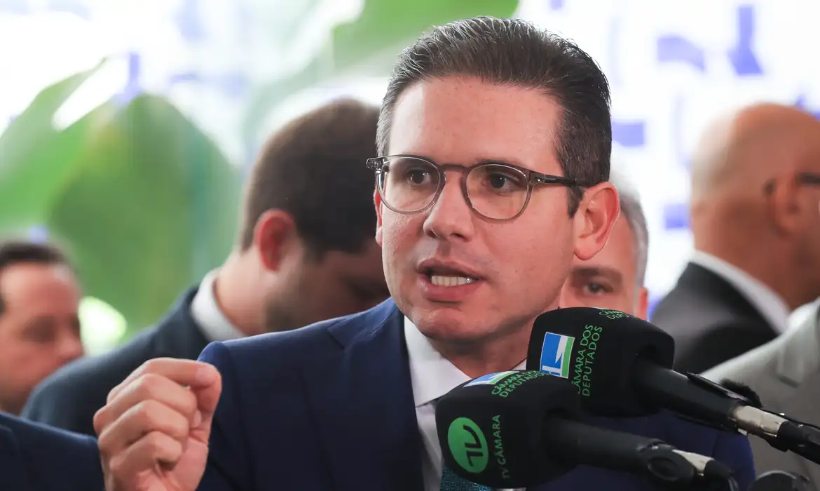 Câmara vai declarar perda do mandato de Zambelli, diz Motta